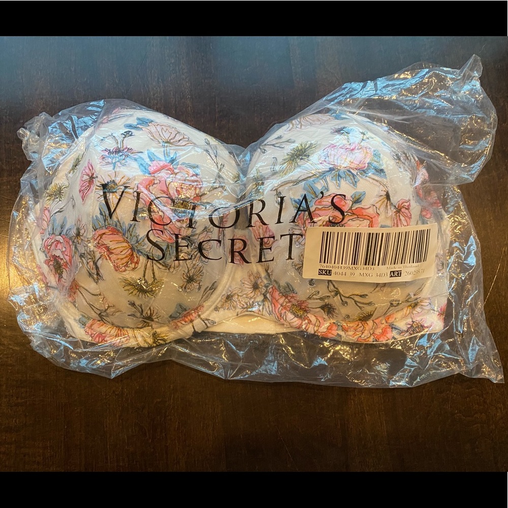 Victoria’s Secret Dream Angels Lined Demi Floral Pattern- NWT